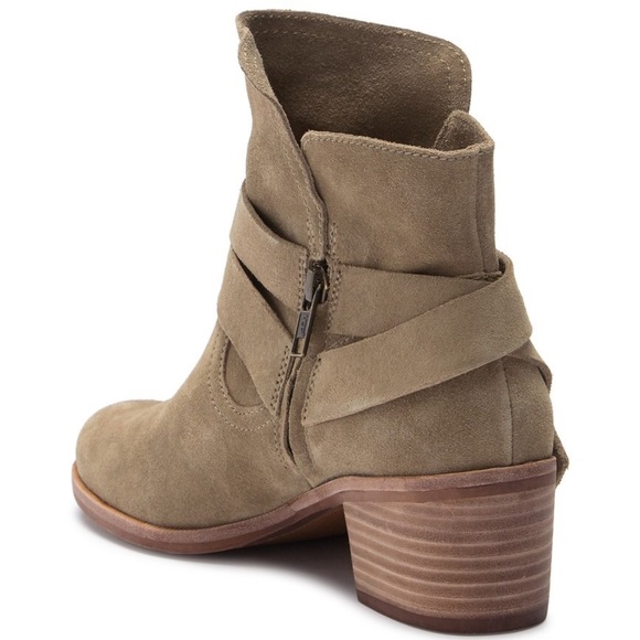 new UGG® Australia ✪ Suede Wrap Strap Ankle Boot Bootie ✪ Light Brown ✪ 9M - Picture 5 of 12